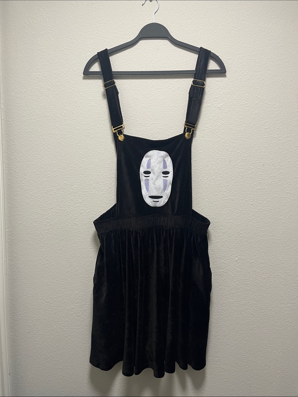 No-Face Black Velvet Overall Dress